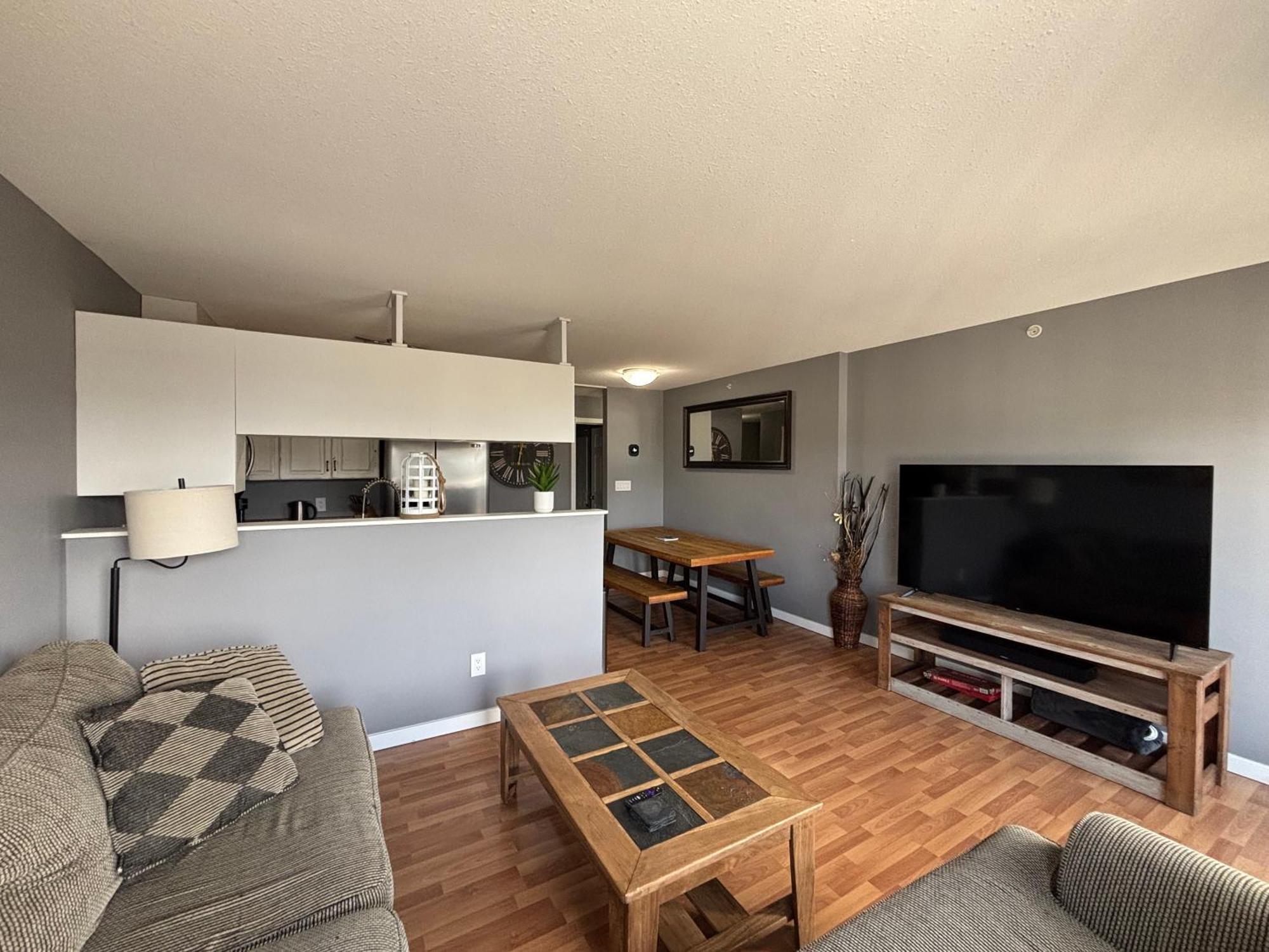 Top Floor Riverfront Condo With Stellar Sunsets! Fort Mcmurray Exterior foto